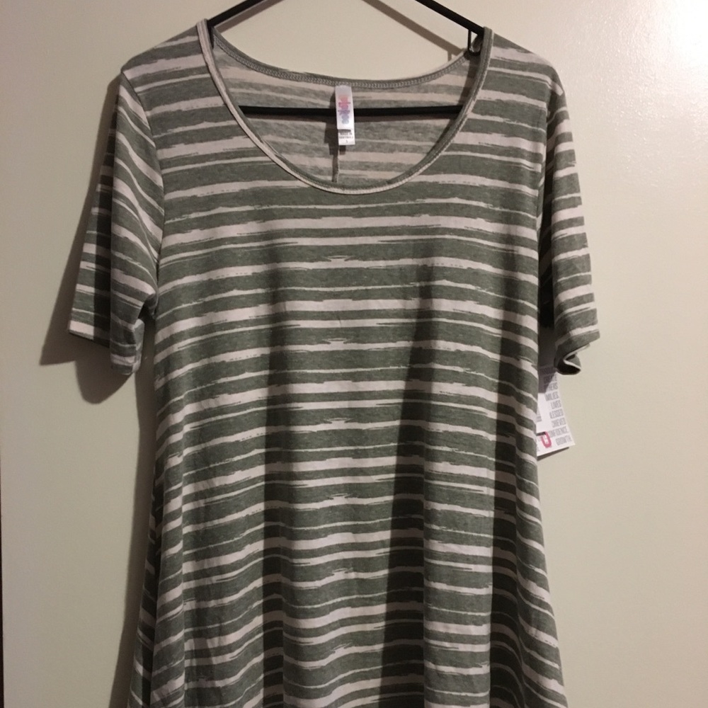NWT LulaRoe Striped Perfect T!